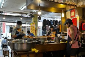 基隆魚丸伯仔